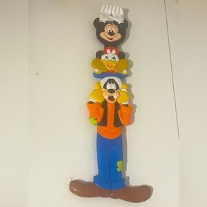 Walt Disney World Souvenir Back Scratcher Totem Pole Goofy Donald & Mickey 15"